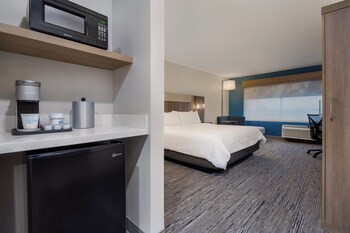holiday inn express and suites muskegon grand haven