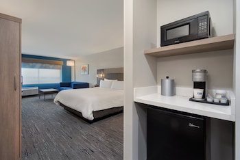 holiday inn express and suites muskegon grand haven