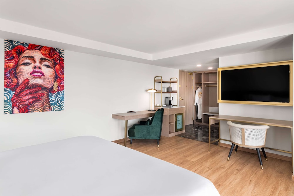 dolce by wyndham hollywood