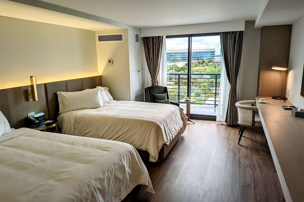 dolce by wyndham hollywood