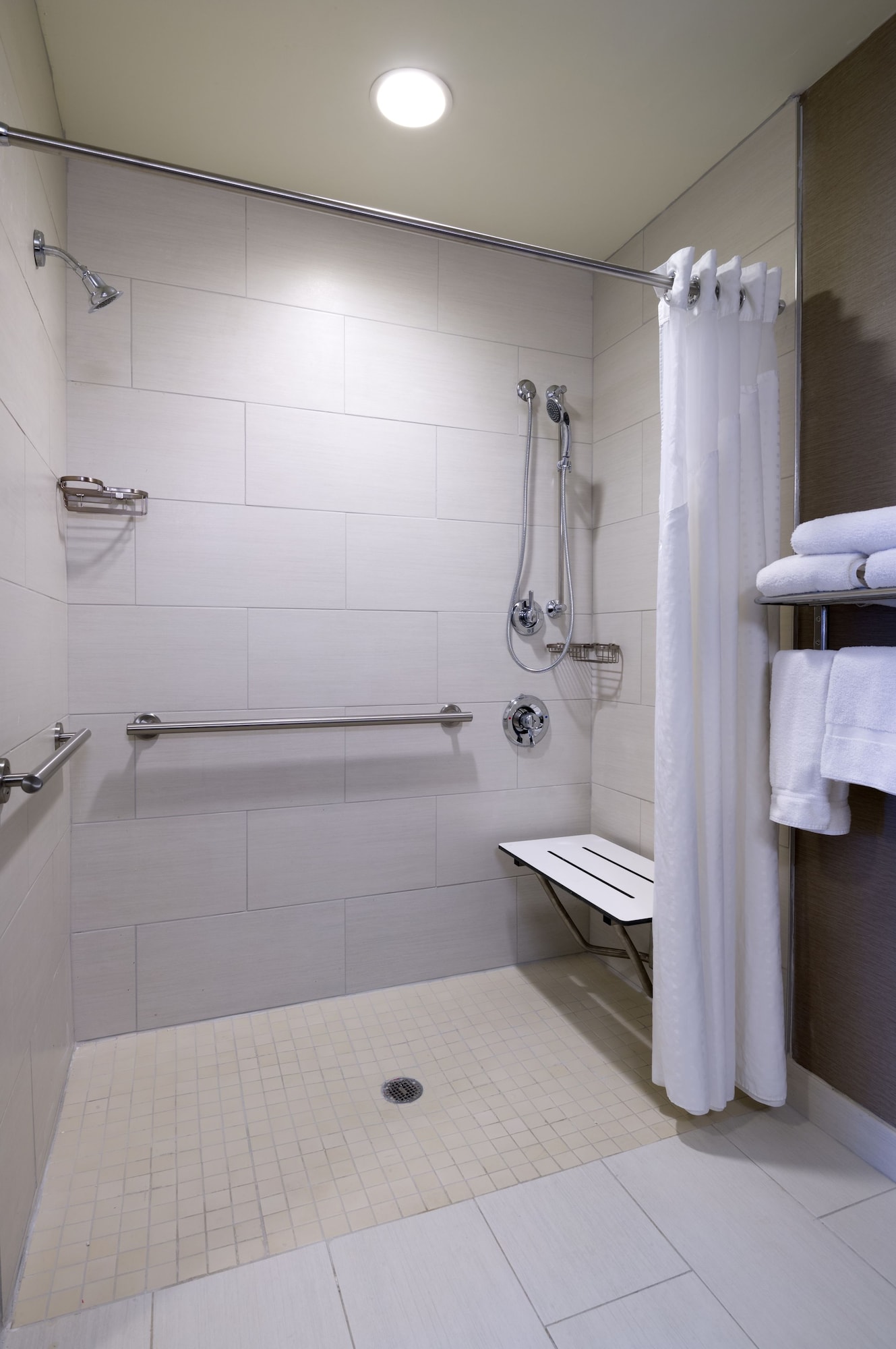 holiday inn express and suites king of prussia
