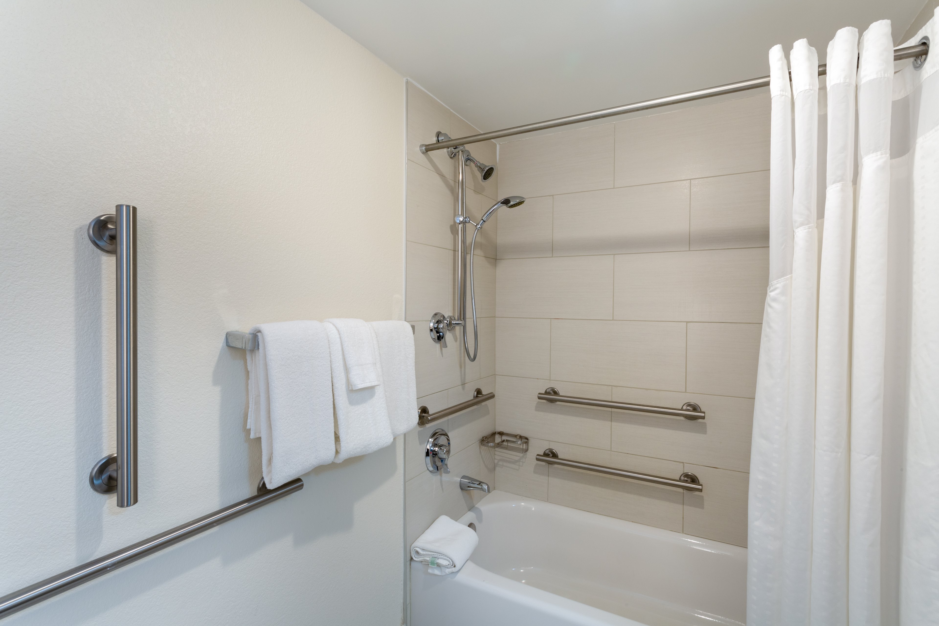 holiday inn express and suites king of prussia