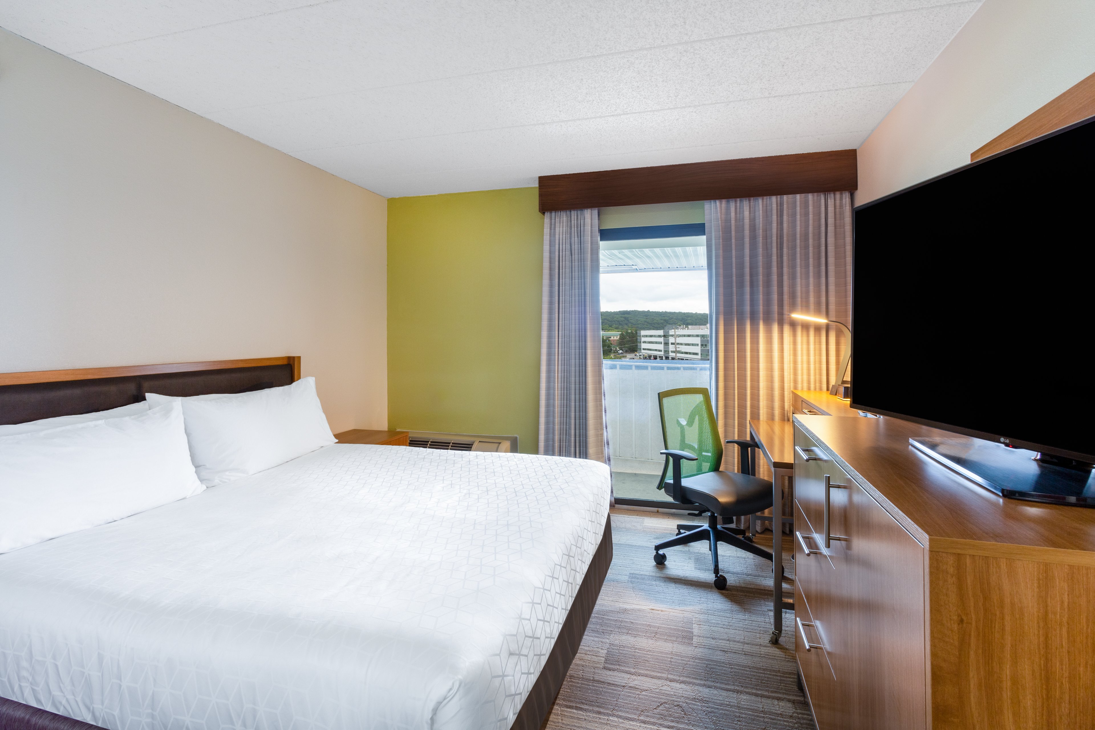 holiday inn express and suites king of prussia