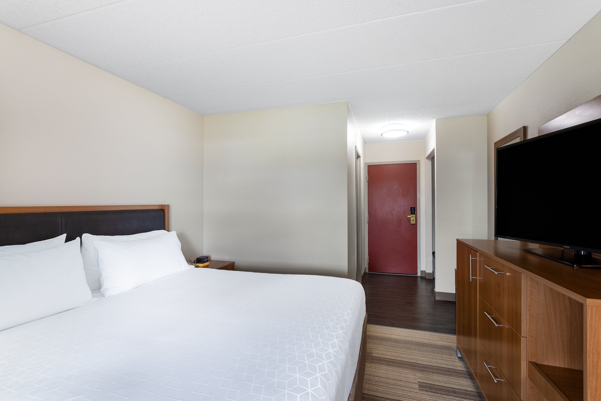 holiday inn express and suites king of prussia