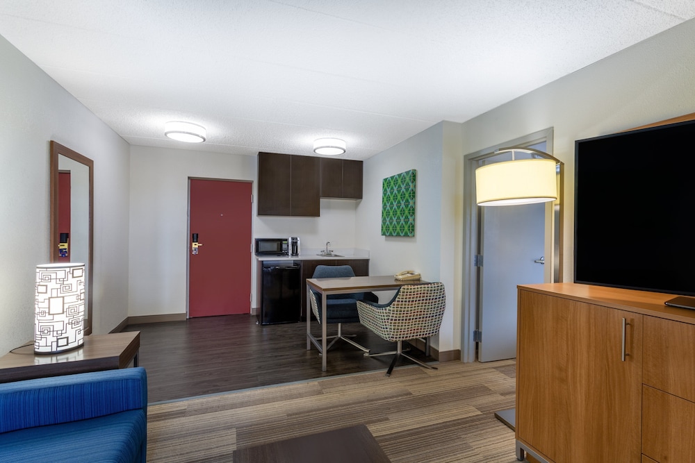 holiday inn express and suites king of prussia