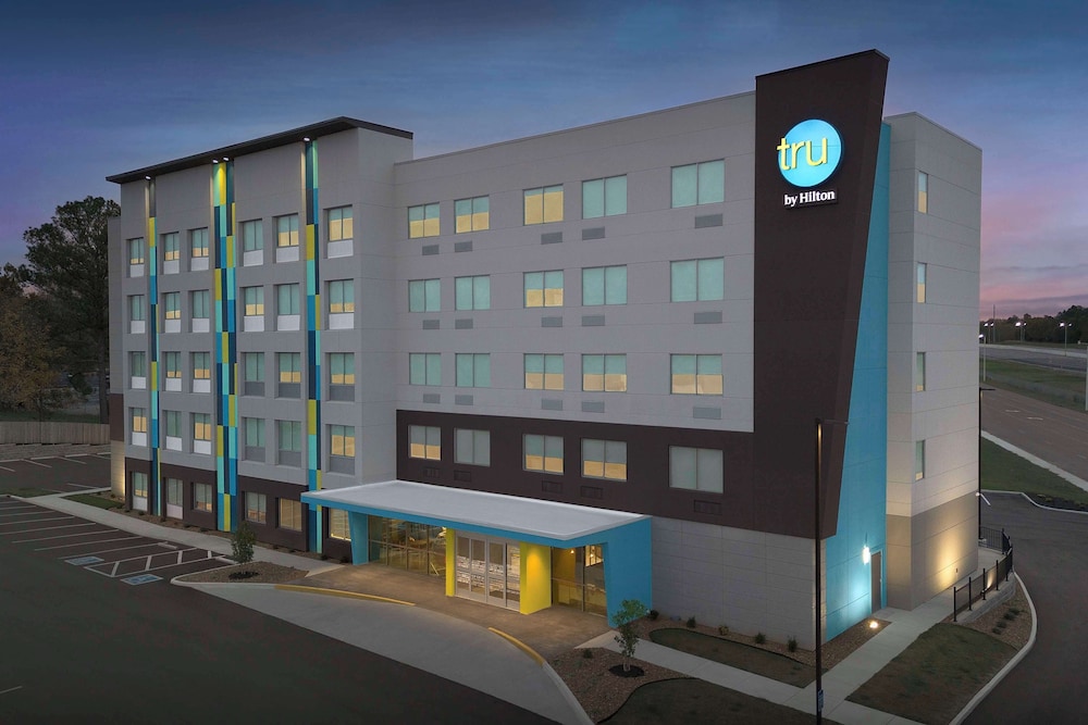 tru by hilton jackson