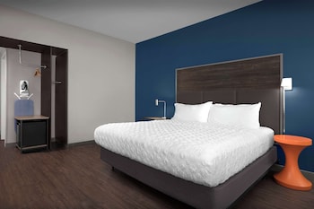 tru by hilton jackson