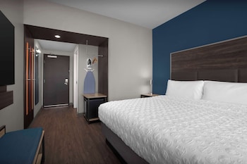 tru by hilton jackson