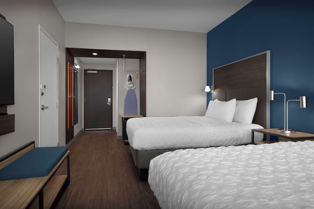 tru by hilton jackson