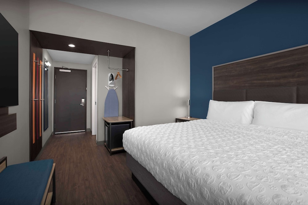 tru by hilton jackson