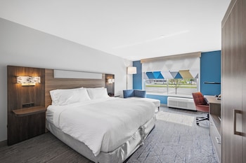 holiday inn express and suites marinette