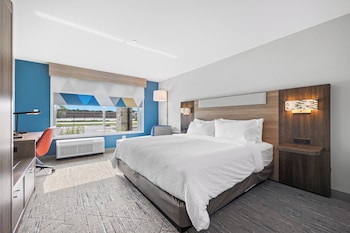 holiday inn express and suites marinette