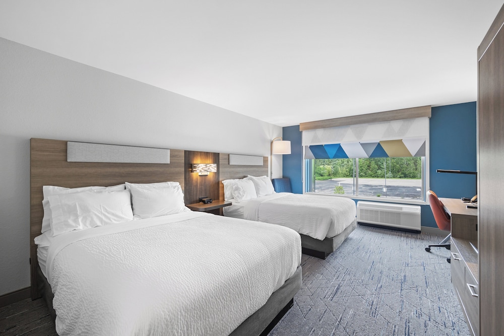 holiday inn express and suites marinette