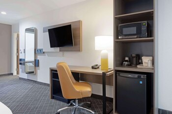 comfort inn and suites