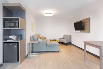 comfort inn and suites