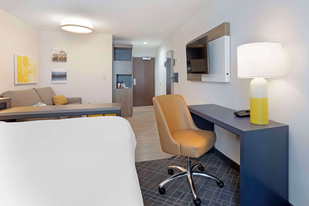 comfort inn and suites