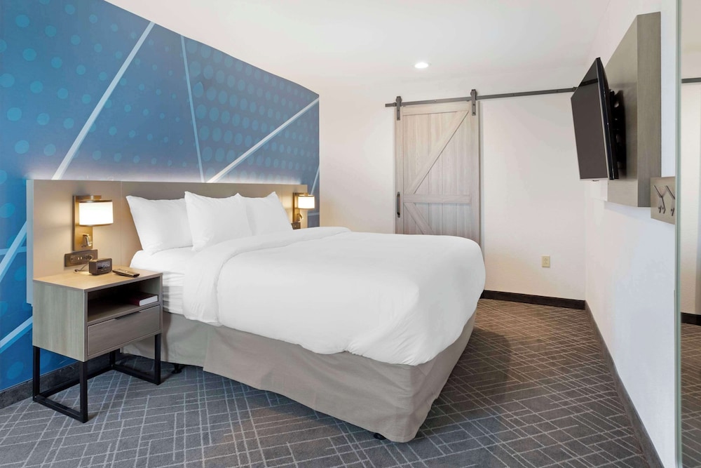 comfort inn and suites