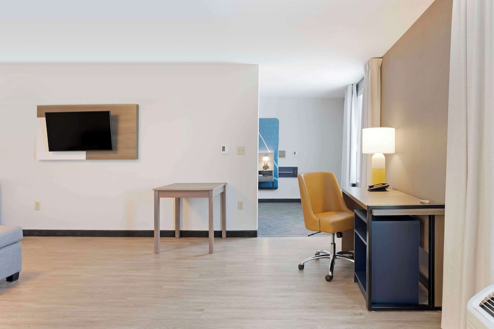 comfort inn and suites