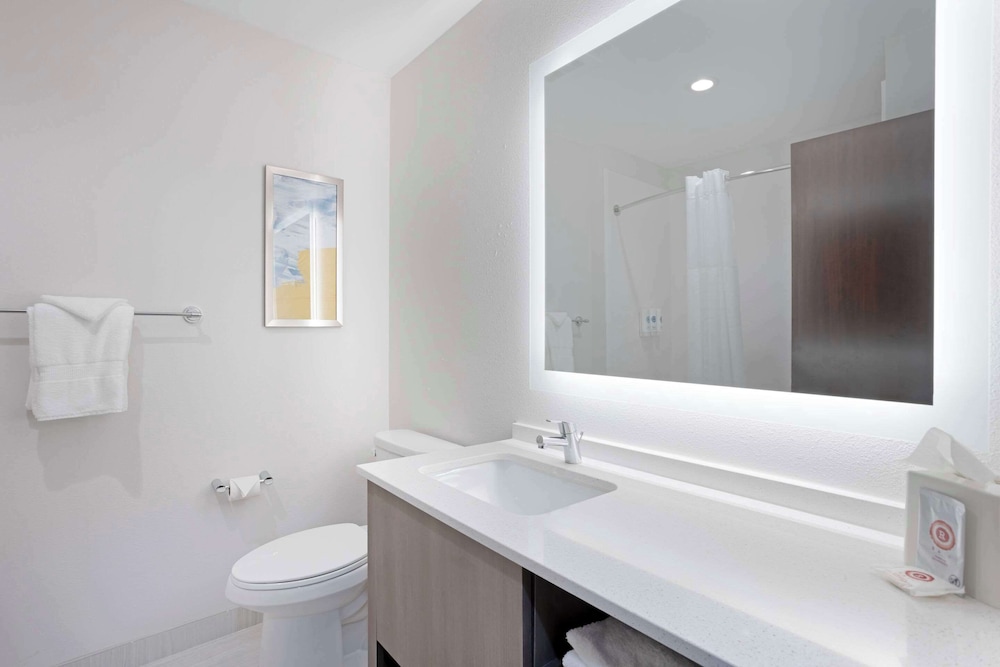 comfort inn and suites