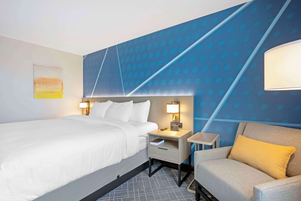 comfort inn and suites