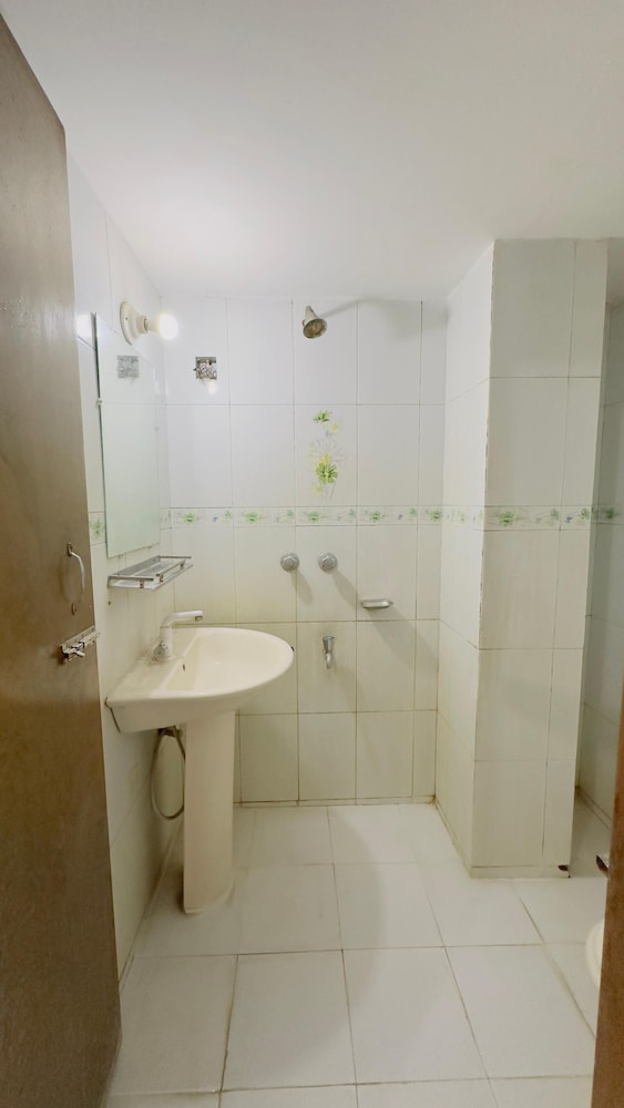 mohammadia restaurant and guest house