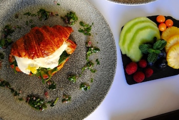 Ten Bompas,Johannesburg>>Farrarmere,5 star