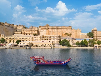 taj fateh prakash palace udaipur