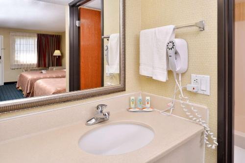 quality inn van horn