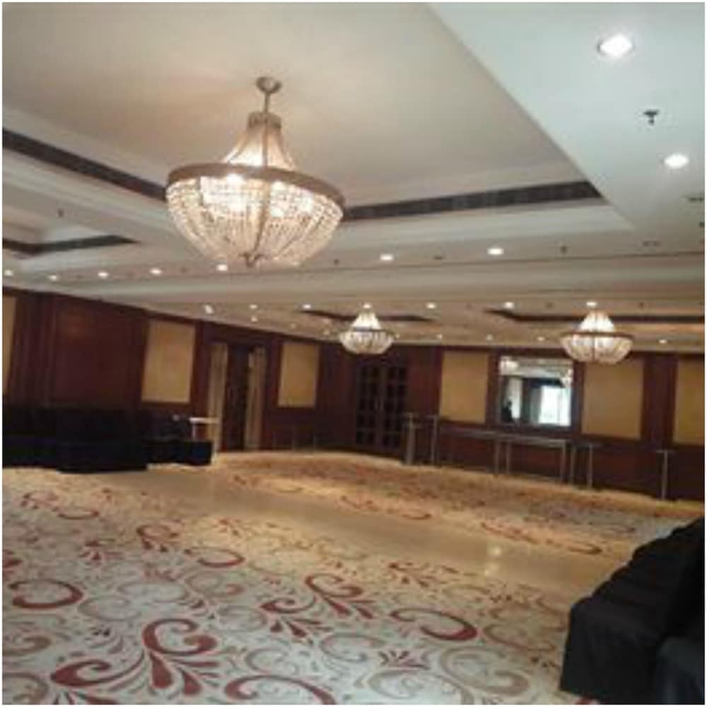 radisson hotel varanasi