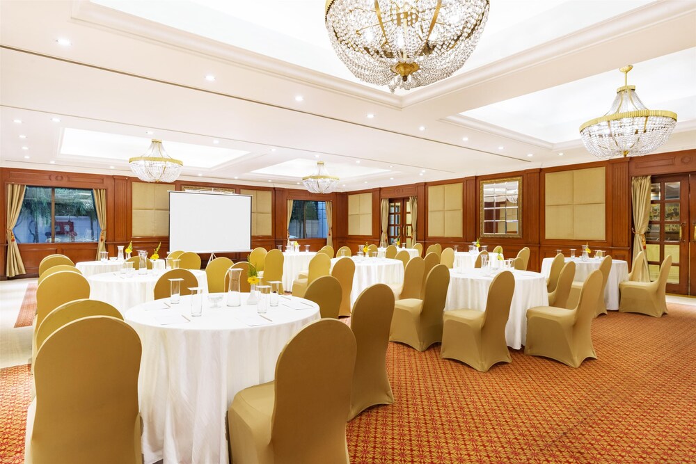 radisson hotel varanasi