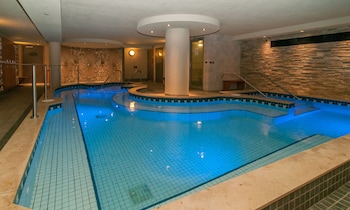 banff caribou lodge and spa