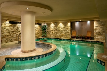 banff caribou lodge and spa