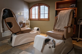 banff caribou lodge and spa