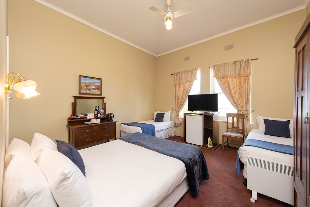 anchorage seafront hotel