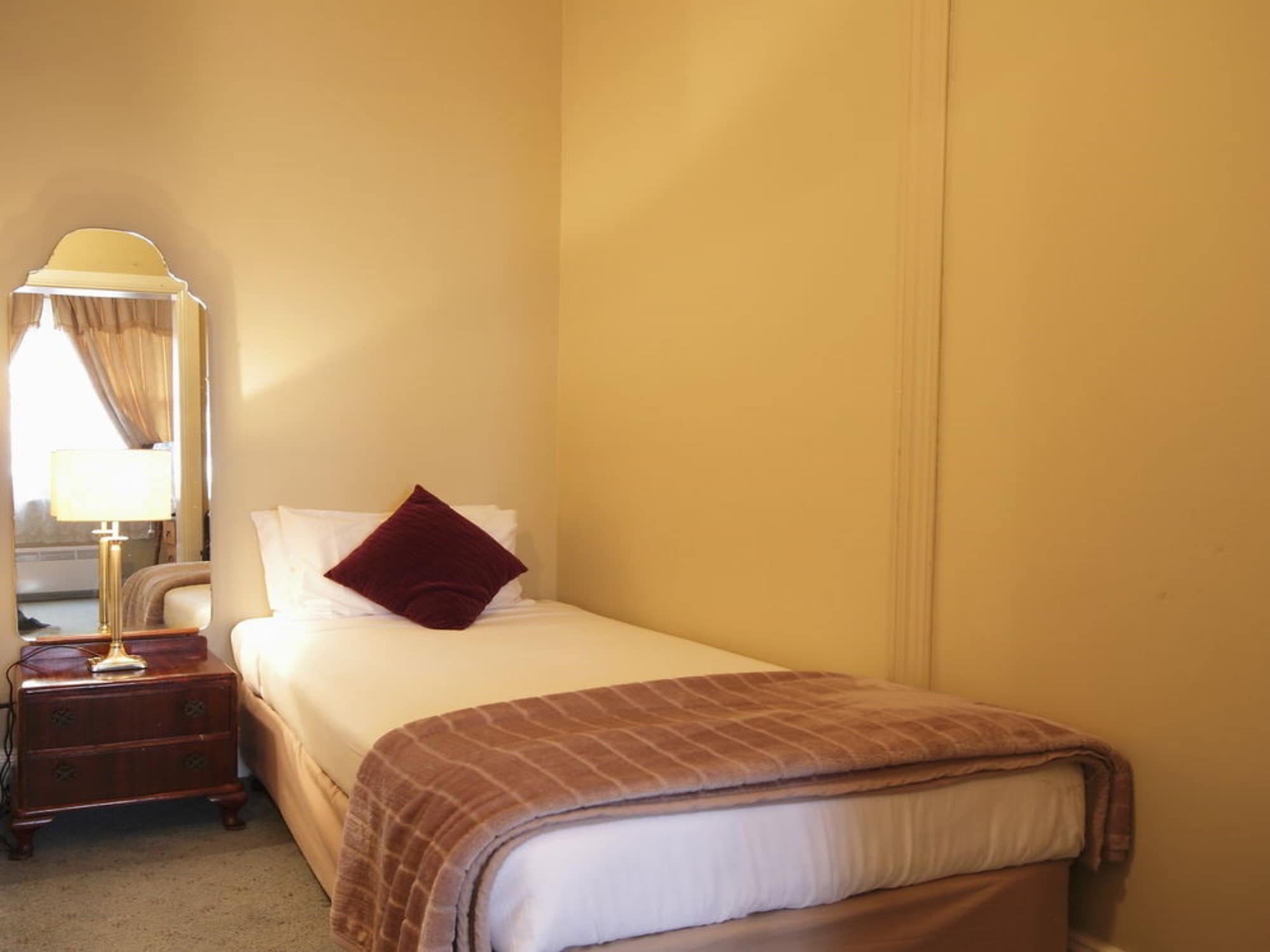 anchorage seafront hotel