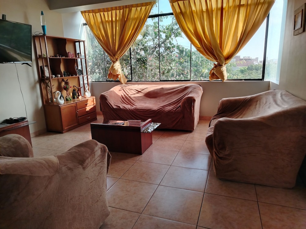 chakana family home lima airport