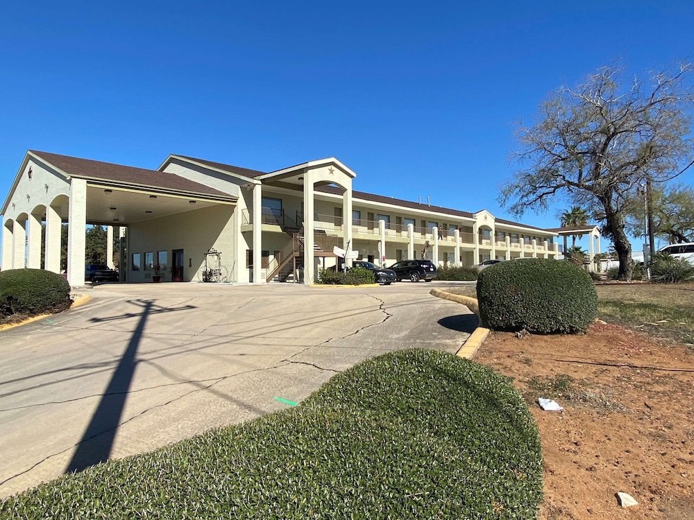 surestay hotel by best western floresville