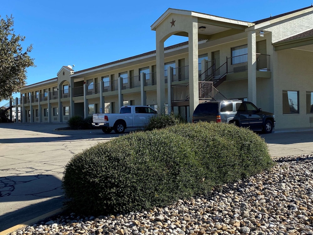 surestay hotel by best western floresville