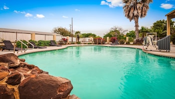 Surestay Hotel By Best Western Floresville,Floresville>>Atascosa County,3 star