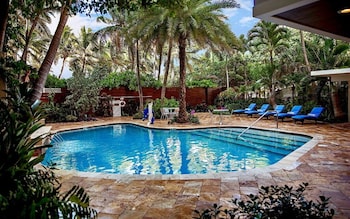 sun tower hotel and suites on the beach