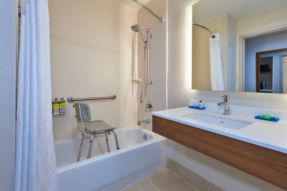 holiday inn express and suites dayton south franklin by ihg