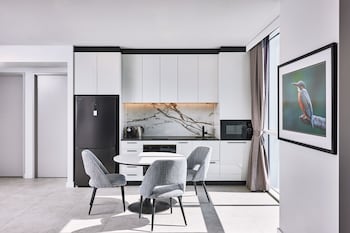 meriton suites liverpool