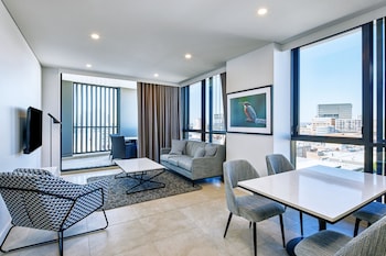 meriton suites liverpool