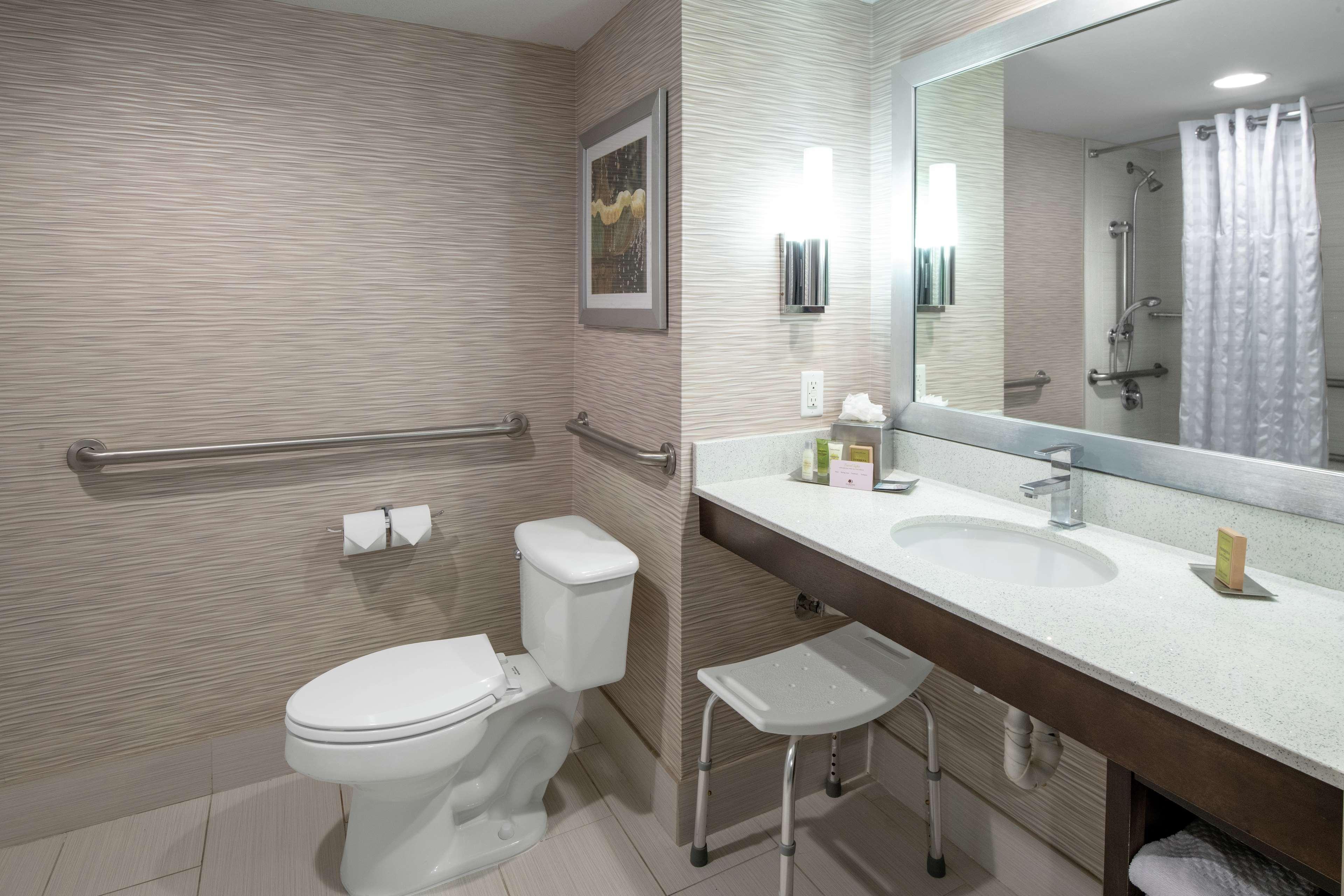 doubletree by hilton hotel jacksonville airport
