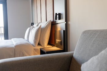 the londoner hotel st julians