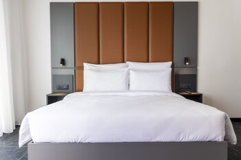 the londoner hotel st julians