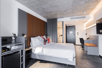 the londoner hotel st julians