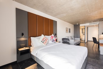 the londoner hotel st julians