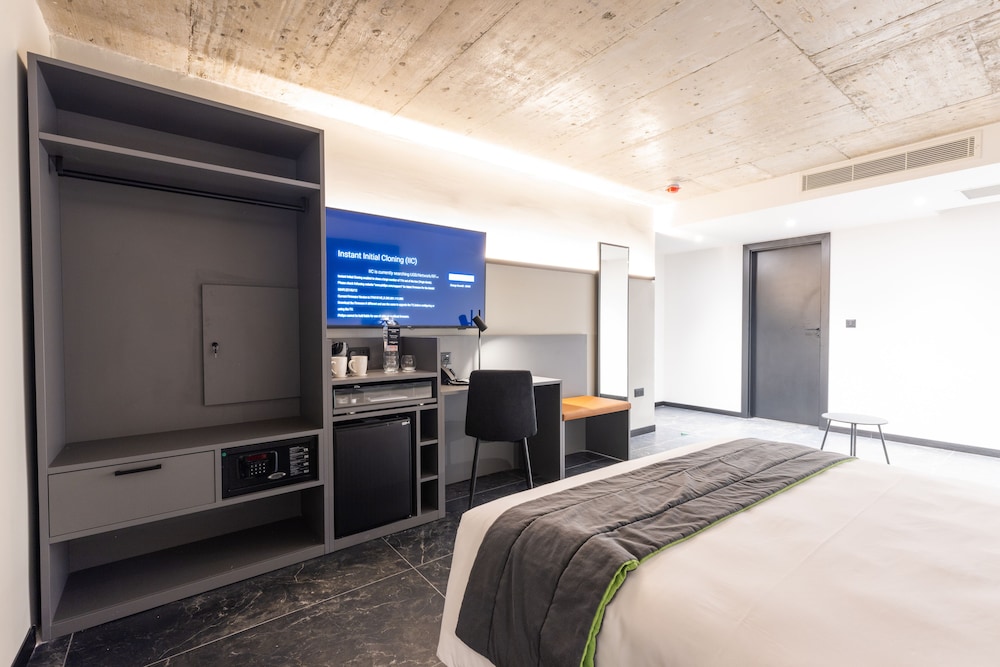 the londoner hotel st julians