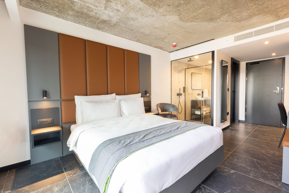 the londoner hotel st julians